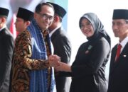 Kembangkan Sektor Kelautan, Bupati Banyuwangi Ipuk Fiestiandani Diganjar Satyalencana Wirakarya