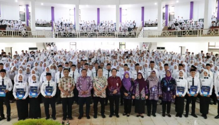 3.443 PPPK Pemkab Tangerang Terima SK Kenaikan Gaji Pegawai