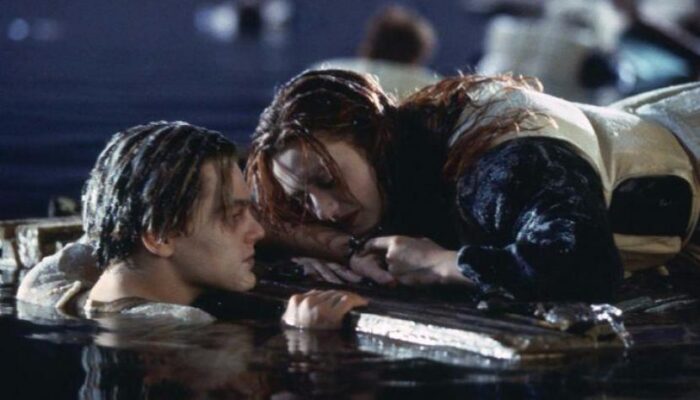 Fantastis! Properti Pintu yang Buat Rose Selamat di Film Titanic Berhasil Terjual 11 Miliar