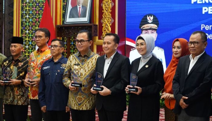 Penghargaan Birokrat Peduli Pers kepada Pj Gubernur Sumsel