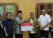 Penyerahan Bantuan Sosial dan Dukungan Darurat di Tangerang Selatan oleh Pilar Saga Ichsan