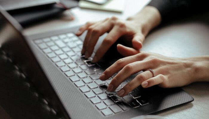 Jangan Panik! Begini Cara Mengatasi Laptop Ngefreeze