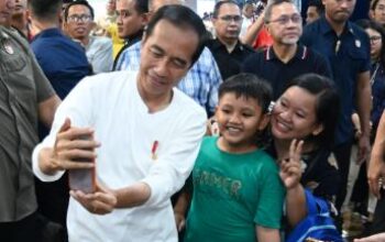 Momen Bersejarah Saat Warga Lombok bertemu dengan Presidennya 00