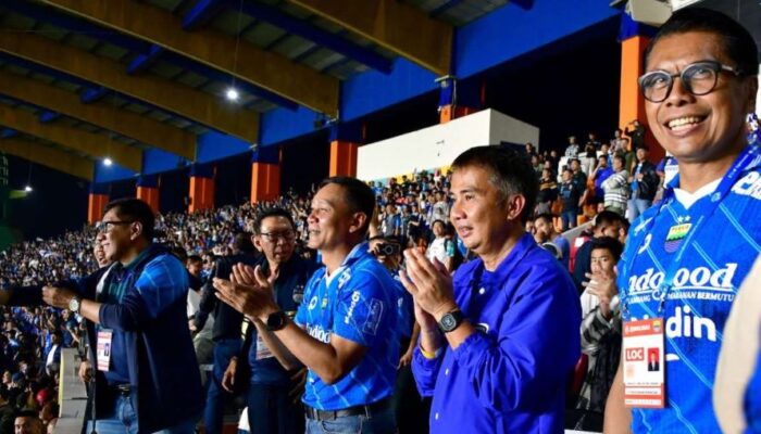 Persib Bandung Menang 3-0 atas Madura United di Final Championship Series Liga 1 Leg Pertama