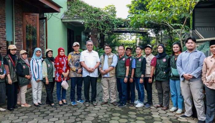Pilkada Tangsel 2024: Benyamin Davnie Lakukan Coklit Data Pemilih