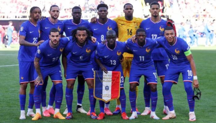 Prancis Runner-Up Grup D, Gol Penalti Mbappé dan Lewandowski