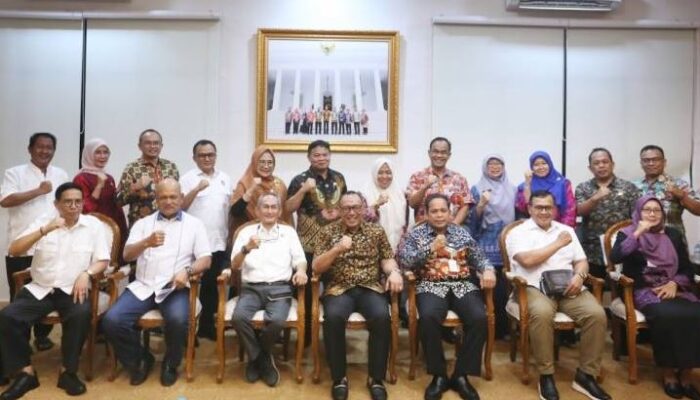 Uji Coba Makan Gratis Bergizi: Kunjungan Pj Wali Kota Tangerang ke Cilegon