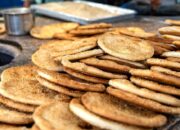 Naan Panggang: Makanan Khas Uygur di Xinjiang