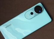 Vivo V40 Pro: Desain Futuristik dan Performa Mumpuni, Apakah Ini Pilihan Terbaik di Kelasnya?