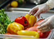 5 Tips Keamanan Pangan untuk Keluarga: Hindari Keracunan Makanan di Rumah!