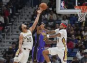 Pelicans vs Lakers: Anthony Davis Dominan, Dalton Knecht Cemerlang Bawa Lakers Menang Tipis 104-99 atas Pelicans
