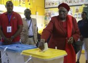 Netumbo Nandi-Ndaitwah Terpilih Sebagai Presiden Perempuan Pertama Namibia: Kontroversi Pemilu dan Tantangan Ke Depan