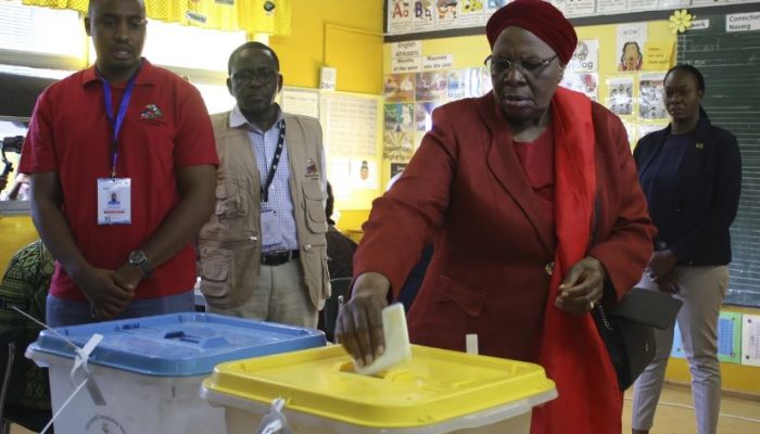 Netumbo Nandi-Ndaitwah Terpilih Sebagai Presiden Perempuan Pertama Namibia: Kontroversi Pemilu dan Tantangan Ke Depan