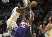 Suns Taklukkan Warriors 113-105: Booker dan Durant Bawa Kemenangan