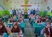 Menteri Abdul Kadir Karding Tinjau Program Makan Bergizi Gratis di Tangerang Selatan