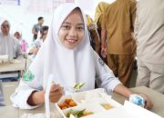 Pekanbaru Luncurkan Program Makan Siang Bergizi untuk Siswa