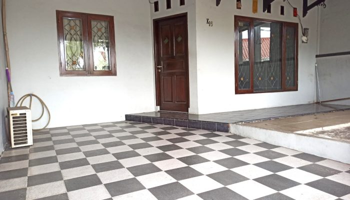 Dijual Cepat Rumah di Vila Dago Pamulang Tangerang Selatan – Lokasi Strategis Pinggir Jalan Raya, Siap Huni dan Harga Nego !