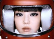 Jennie BLACKPINK Debut di Peringkat 3 Tangga Album Resmi Inggris!