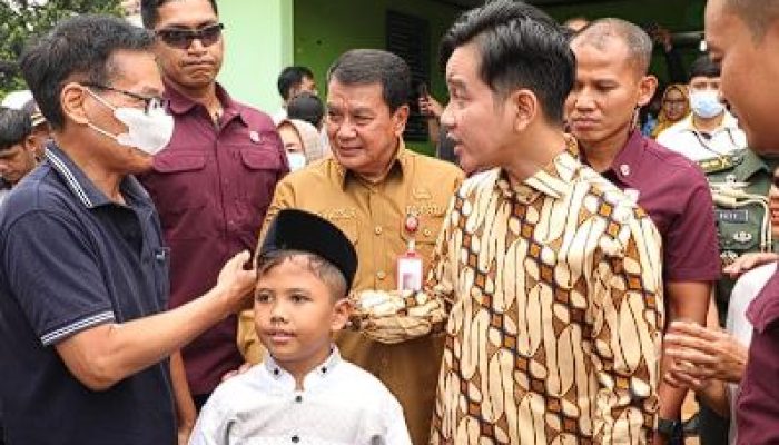 Moch Maesyal Rasyid Dampingi Wapres Gibran Kunjungi Puskesmas Kelapa Dua dan Binong Kabupaten Tangerang