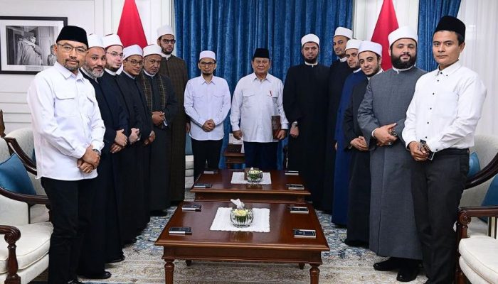 Momen Presiden Prabowo Terima Kunjungan Ustaz Adi Hidayat dan Perwakilan Al Azhar Kairo di Istana