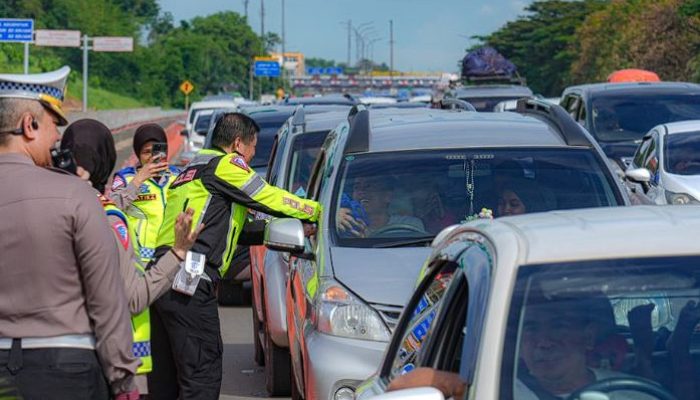 Pemberlakuan Skema One Way untuk Lancarkan Arus Mudik Lebaran 2025