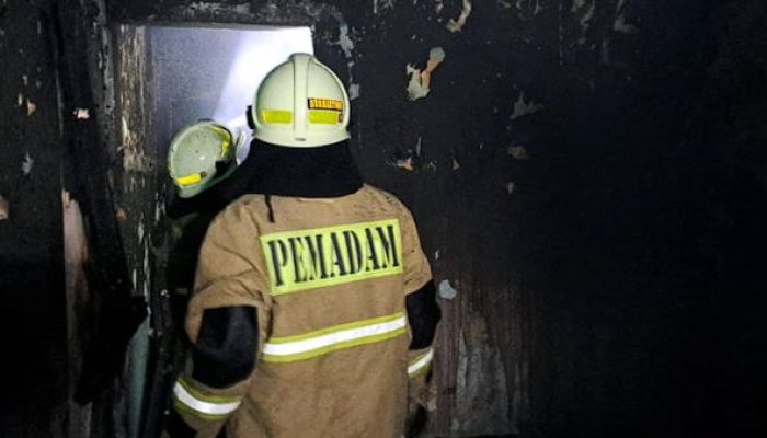 20 Petugas Gulkarmat Padamkan Kebakaran Rumah di Koja, Jakarta dalam 30 Menit