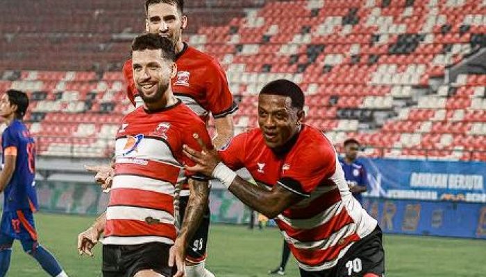 Arema FC vs Madura United: Singo Edan Kalah Tipis 0-1 dari Sapeh Kerrab di BRI Liga 1