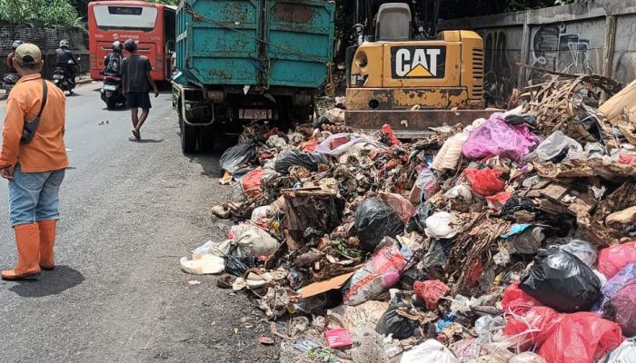 DLH Tangsel Gelar Operasi Bersih di Pasar Cimanggis
