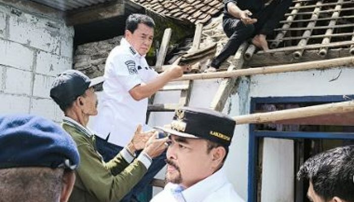 Gotong Royong Renovasi Rumah Tidak Layak Huni di Sepatan, Bupati Tangerang Turun Langsung