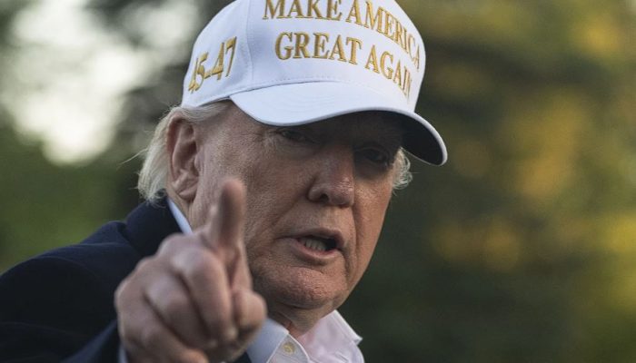 Perang Dagang, Trump Revisi Tarif untuk Dukung Industri Mobil AS