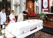 Presiden Prabowo Melayat Uskup Petrus Turang di Katedral Jakarta