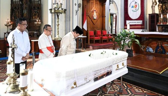 Presiden Prabowo Melayat Uskup Petrus Turang di Katedral Jakarta