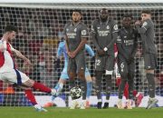 Tantangan Nicolas Jover dan Tendangan Bebas Menakjubkan Declan Rice di Laga Arsenal vs Real Madrid
