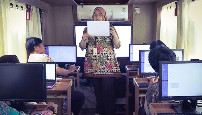 Warga Jaksel Antusias Ikuti Pelatihan Operator Komputer MTU 2025