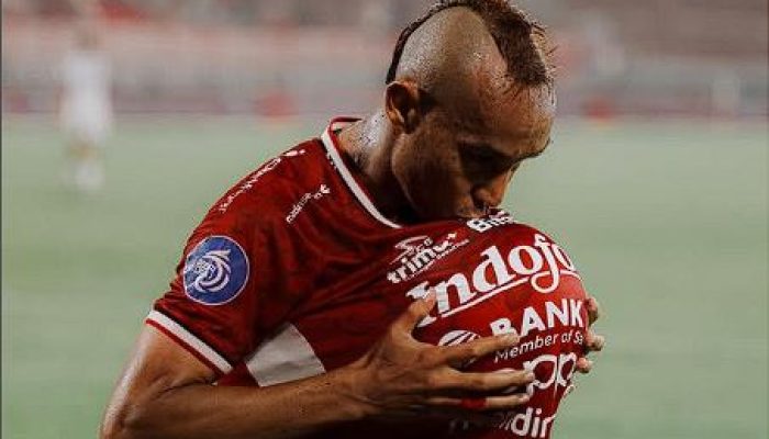 Bantai PSIS 4-0, Bali United Panaskan Persaingan di BRI Liga 1!