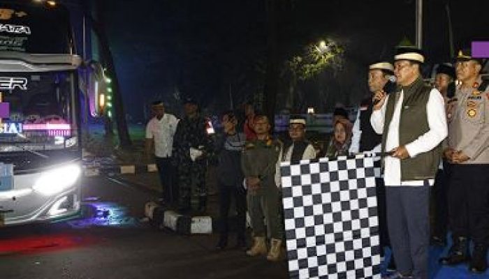 Bupati Tangerang Moch. Maesyal Rasyid Lepas 393 Jamaah Haji Kloter Pertama Tahun 2025
