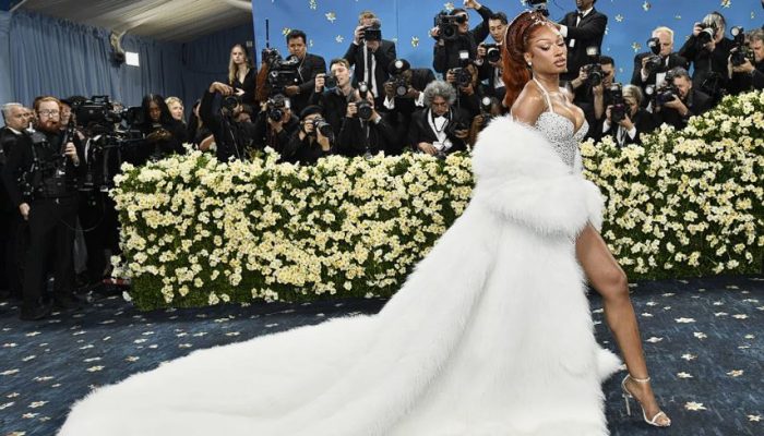 Met Gala 2025 Soroti Fashion dan Desainer Kulit Hitam: Karpet Biru & Gaya “Superfine” Curi Perhatian Dunia!