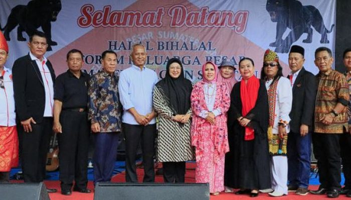 Momen Haru! Wabup Tangerang Hadiri Halal Bihalal FKBSS & Beri Santunan Anak Yatim