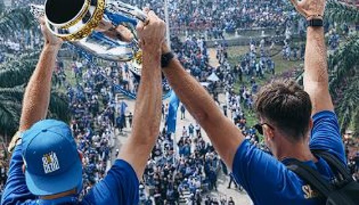 Persib Juara 2025! Bobotoh Banjiri Gedung Sate, Dedi Mulyadi Beri Bonus Rp2 Miliar
