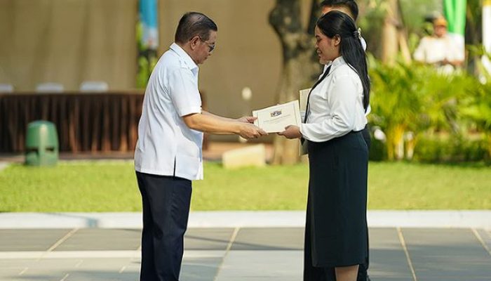 Pramono Anung Serahkan SK CPNS 2024: Ribuan Lolos, Ratusan Formasi Masih Kosong!