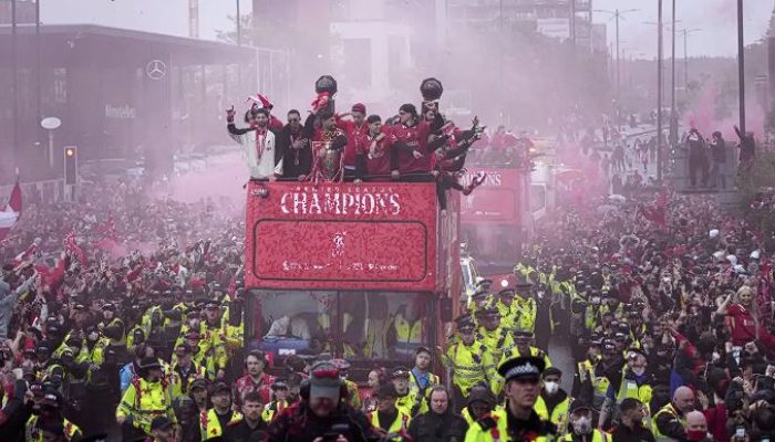 Tragedi Liverpool: Van Tabrak Kerumunan Usai Parade Juara Liga Inggris