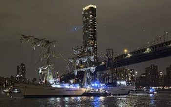 Tragedi di New York: Kapal Meksiko Cuauhtemoc Hantam Landmark Ikonik Jembatan Brooklyn