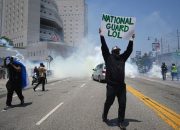 Los Angeles Membara: Donald Trump Kerahkan Garda Nasional, Mobil Dibakar, Jalan Tol Diblokir