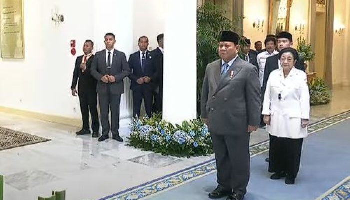Prabowo Subianto Tampil Tegas & Khidmat Pimpin Upacara Hari Lahir Pancasila 2025