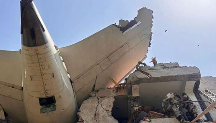 Tragedi Menggemparkan: Pesawat Air India Jatuh di Ahmedabad, Lebih dari 240 Tewas