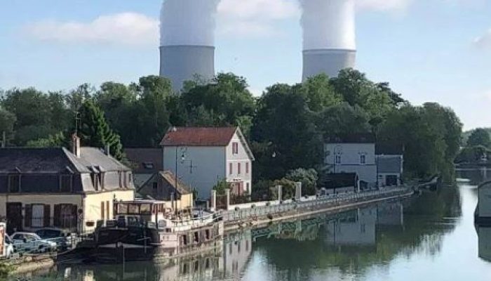 Gelombang Panas Lumpuhkan PLTN di Eropa: Sungai Terlalu Panas untuk Mendinginkan Reaktor!