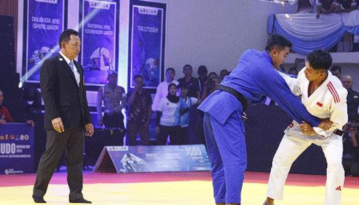Kapolri Jadi Wasit Judo! Aksi Mengejutkan Jenderal Sigit di Kapolri Cup 2025