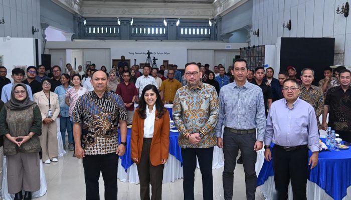 Meutya Hafid: Media Harus Jadi Garda Terdepan Lawan Disinformasi soal Sekolah Rakyat