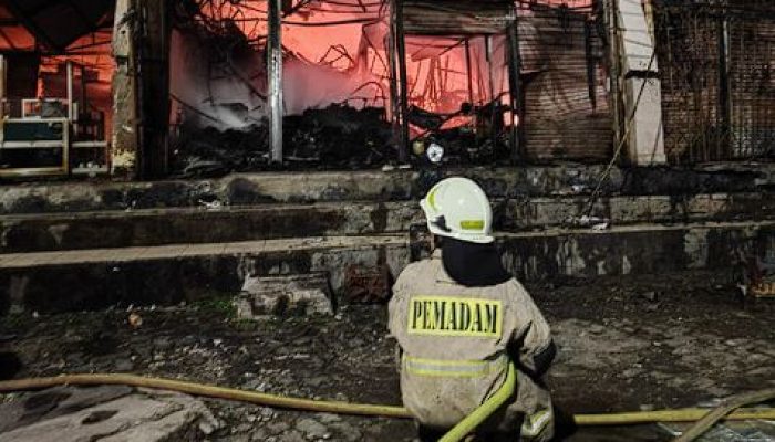 Pasar Taman Puring Terbakar Hebat! Ratusan Kios Hangus dalam Hitungan Menit