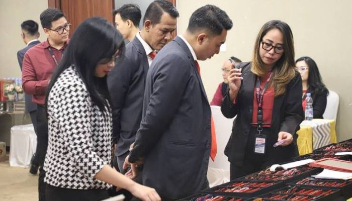 Rayakan 10 Tahun, Swiss-Belhotel Airport Jakarta Bagikan Cek Mata Gratis & Donor Darah untuk Tamu dan Karyawan